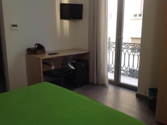 Palazzo 41 Rental Rooms San Pietro Vernotico Exterior photo