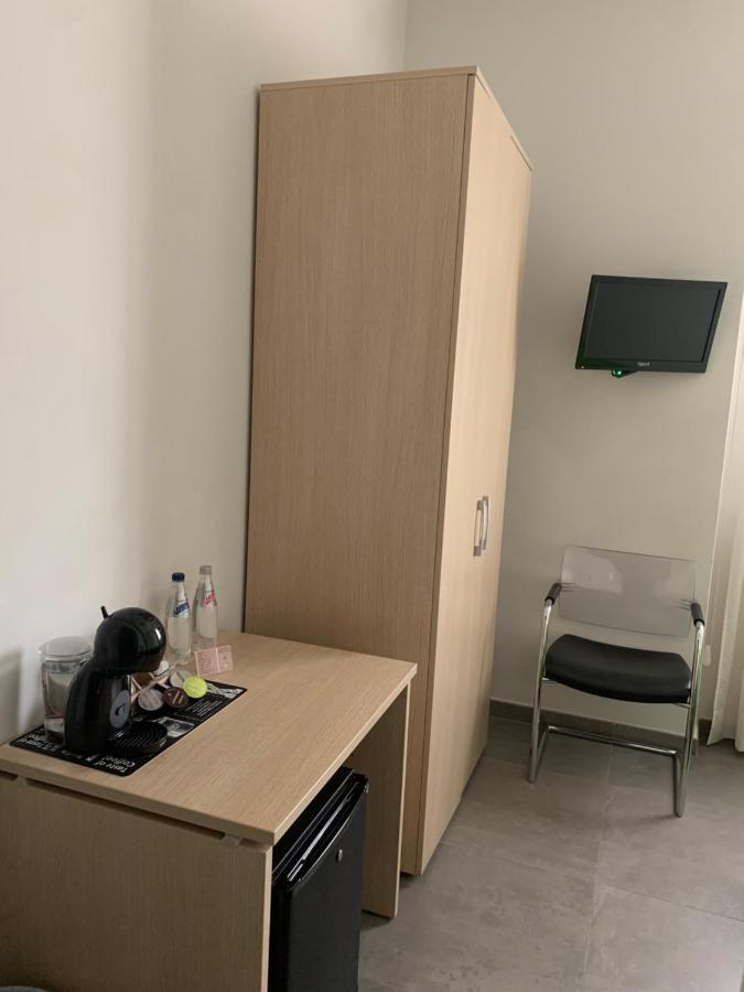 Palazzo 41 Rental Rooms San Pietro Vernotico Exterior photo