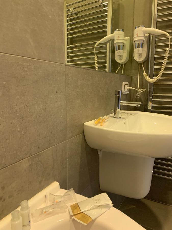 Palazzo 41 Rental Rooms San Pietro Vernotico Exterior photo