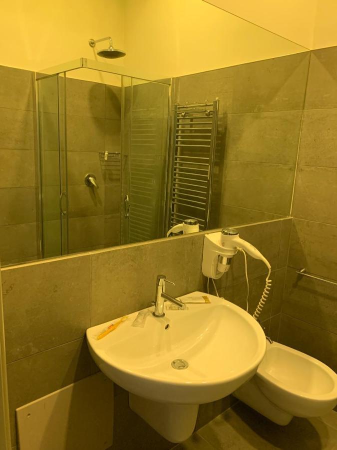 Palazzo 41 Rental Rooms San Pietro Vernotico Exterior photo